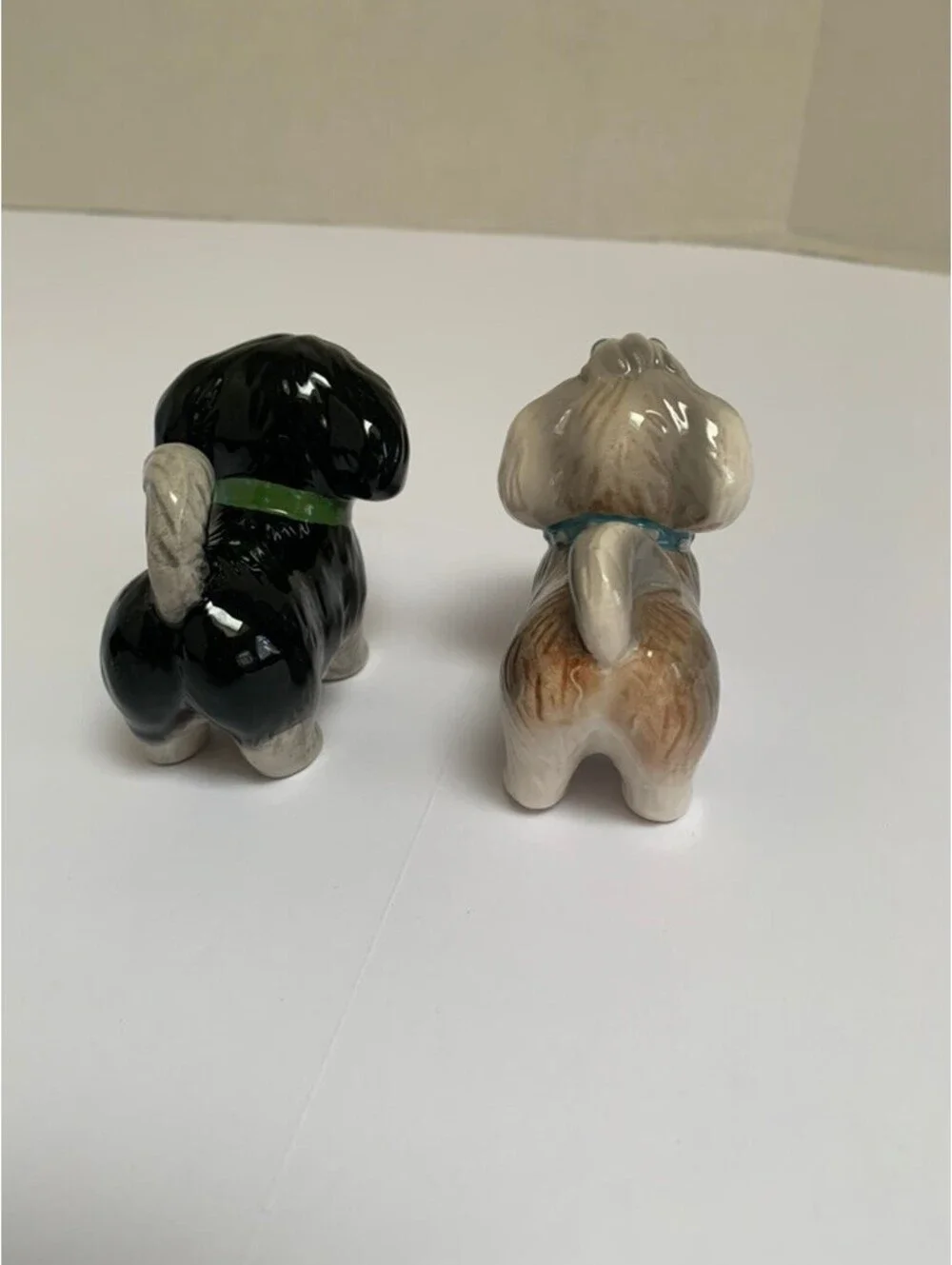 Salt and Pepper Shakers Shih Tzu Kissing Dogs